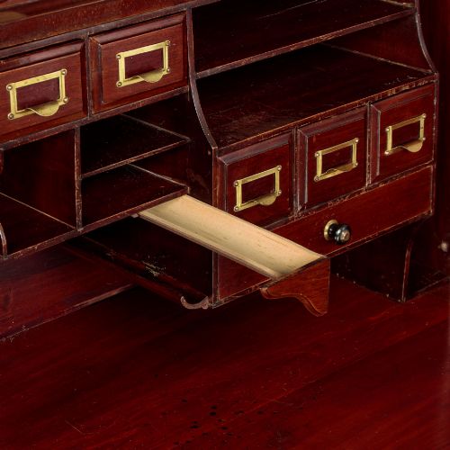 LARGE WALNUT ROLL TOP DESK C1910 - ADDITIONAL PHOTO 8