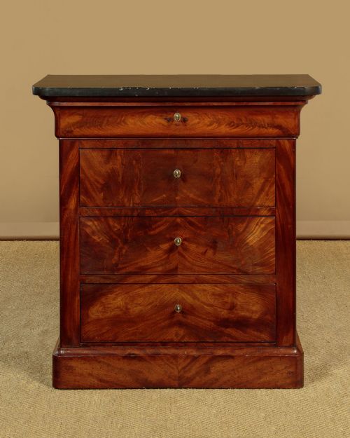SMALL MAHOGANY COMMODE C1840