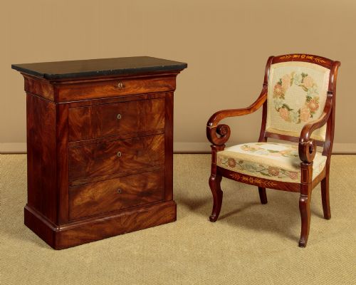 SMALL MAHOGANY COMMODE C1840 - ADDITIONAL PHOTO 1