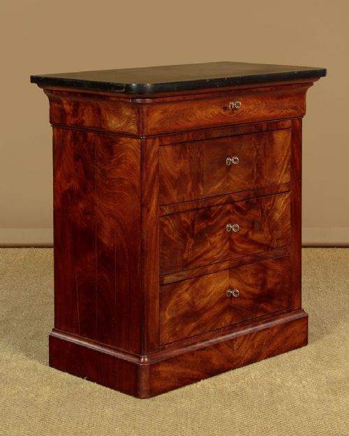 SMALL MAHOGANY COMMODE C1840 - ADDITIONAL PHOTO 2