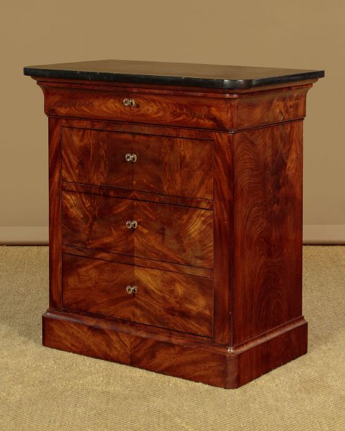 SMALL MAHOGANY COMMODE C1840 - ADDITIONAL PHOTO 3