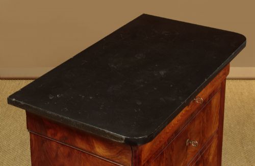 SMALL MAHOGANY COMMODE C1840 - ADDITIONAL PHOTO 5