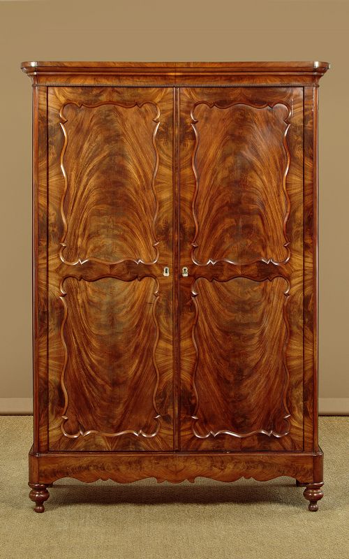 SMALL MAHOGANY WARDROBE C1820
