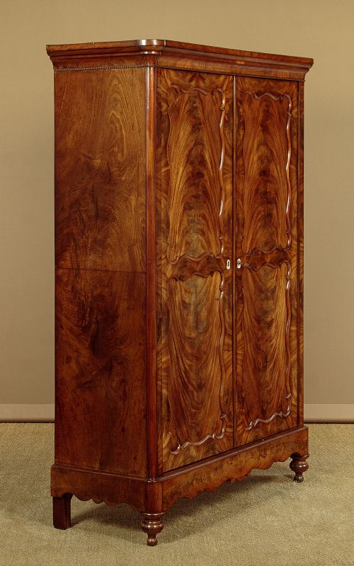 SMALL MAHOGANY WARDROBE C1820 - ADDITIONAL PHOTO 2