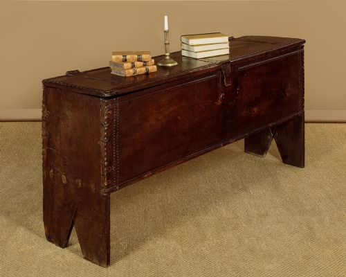LONG OAK SWORD CHEST C1600 - ADDITIONAL PHOTO 1