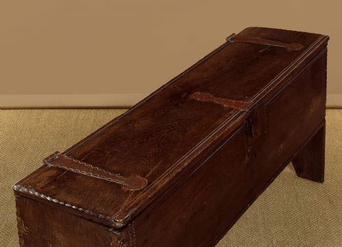 LONG OAK SWORD CHEST C1600 - ADDITIONAL PHOTO 4