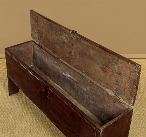 LONG OAK SWORD CHEST C1600 - ADDITIONAL PHOTO 5