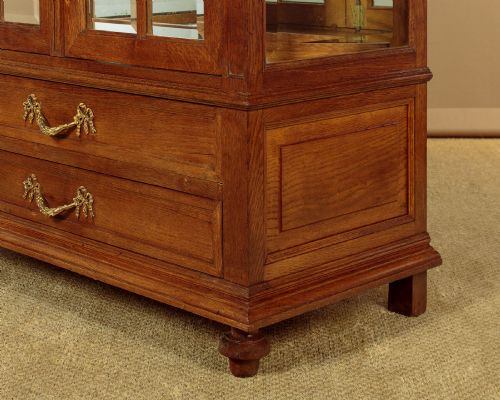 GILT MOUNTED OAK DISPLAY CABINET C1910 - ADDITIONAL PHOTO 10