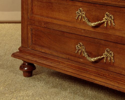 GILT MOUNTED OAK DISPLAY CABINET C1910 - ADDITIONAL PHOTO 11