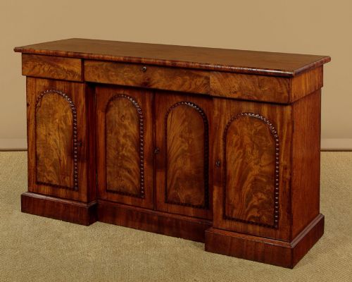 FOUR DOOR MAHOGANY SIDEBOARD C1830