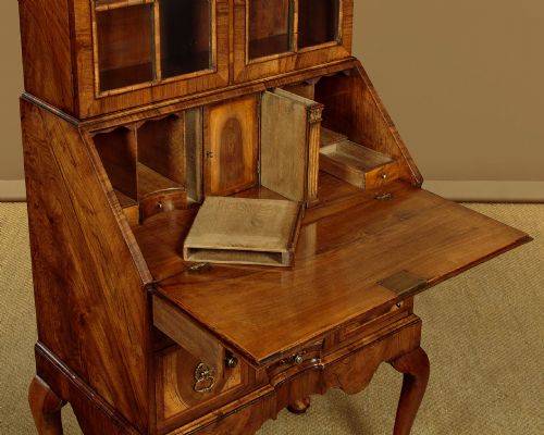 SMALL QUEEN ANNE STYLE WALNUT BUREAU BOOKCASE C1930 - ADDITIONAL PHOTO 9