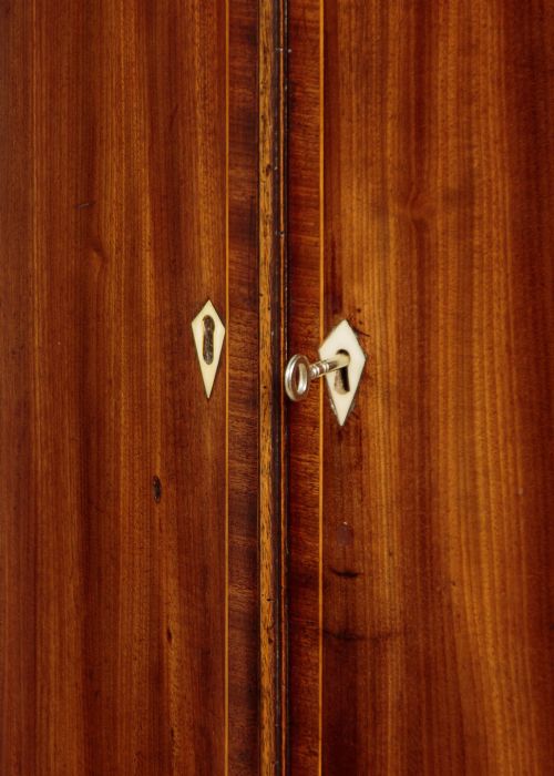 GEORGE III INLAID MAHOGANY BOW FRONT CORNER CUPBOARD C1810 - ADDITIONAL PHOTO 4