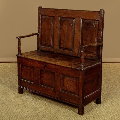 SMALL OAK BOX SETTLE C1760