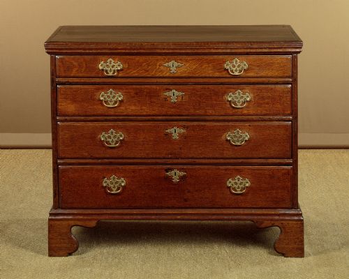 OAK CHEST OF DRAWERS C1800