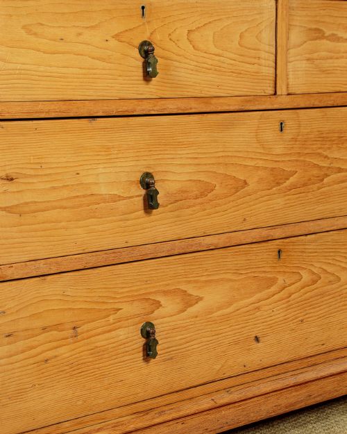 PINE CHEST OF DRAWERS C1880 - ADDITIONAL PHOTO 6