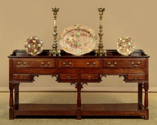 EXCEPTIONAL GEORGE III POTBOARD DRESSER BASE C1800 - ADDITIONAL PHOTO 1
