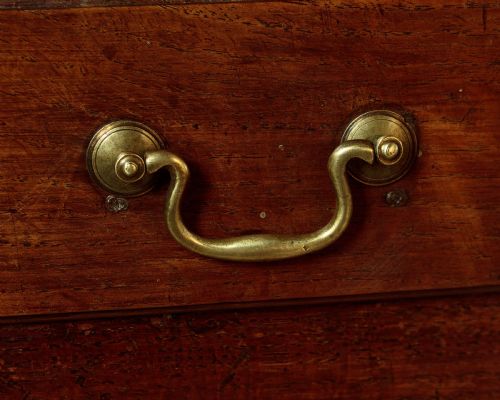 EXCEPTIONAL GEORGE III POTBOARD DRESSER BASE C1800 - ADDITIONAL PHOTO 10