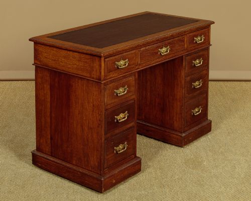 SMALL OAK PEDESTAL DESK C1890 - ADDITIONAL PHOTO 1