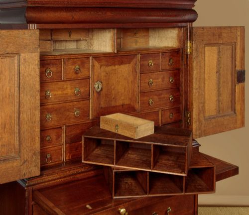 18THC OAK CABINET ON CHEST C1720 - ADDITIONAL PHOTO 7