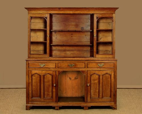 Welsh Dog Kennel Dresser & Rack C.1830