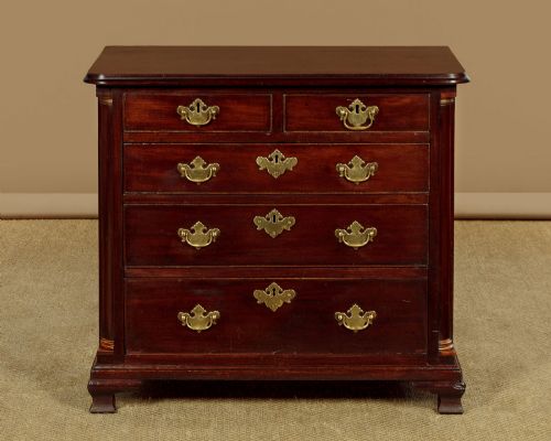 Small Georgian Mahogany Chest of Drawers C.1780