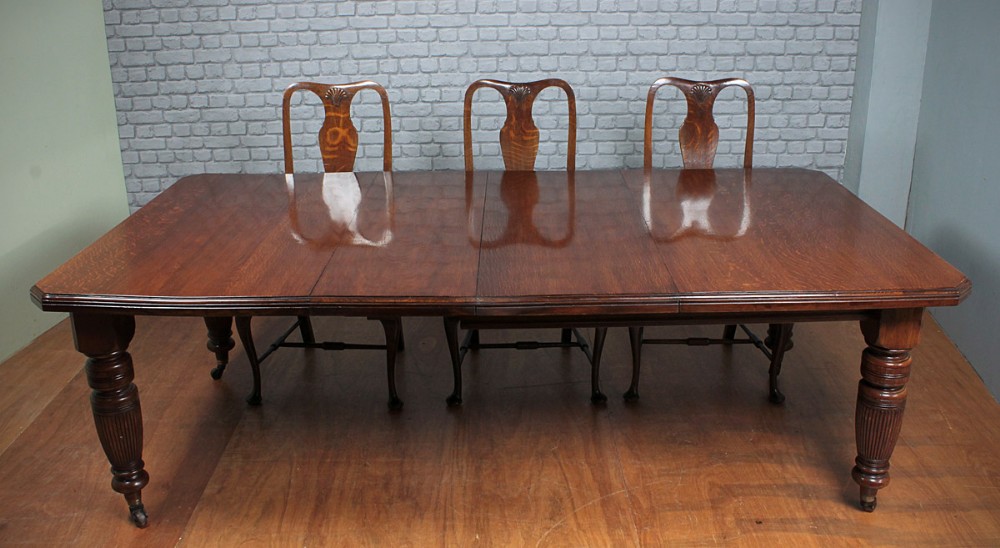 Extending Oak Dining Table c.1890.