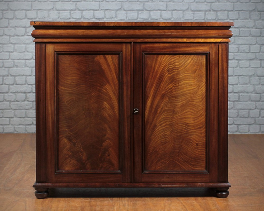 Mahogany Chiffonier Side cabinet c.1870.