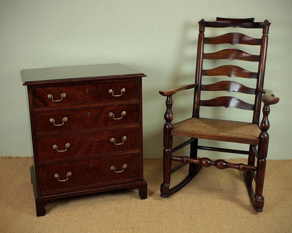 Small Mahogany Chest of Drawers c.1880.