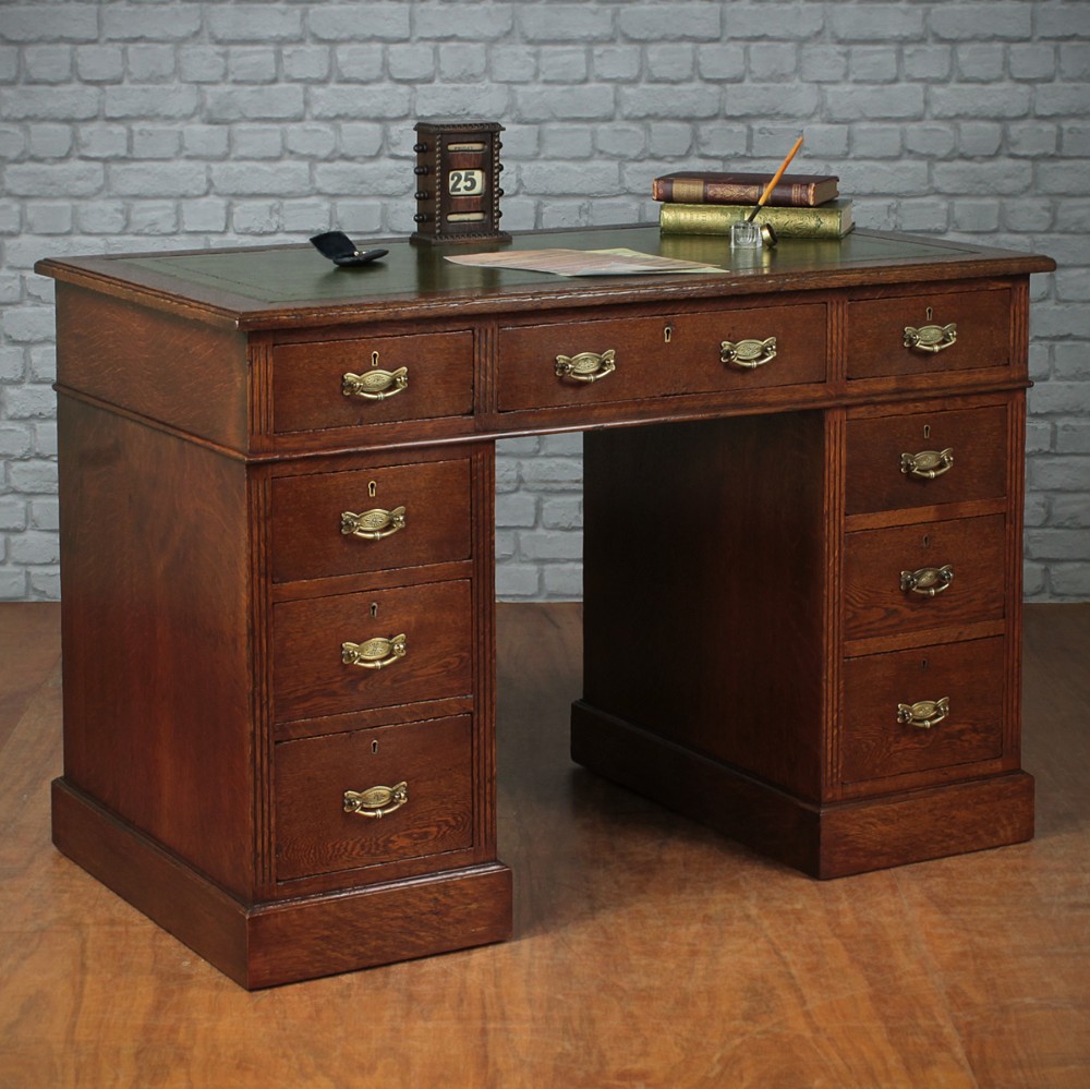 Oak Pedestal Desk c.1890.