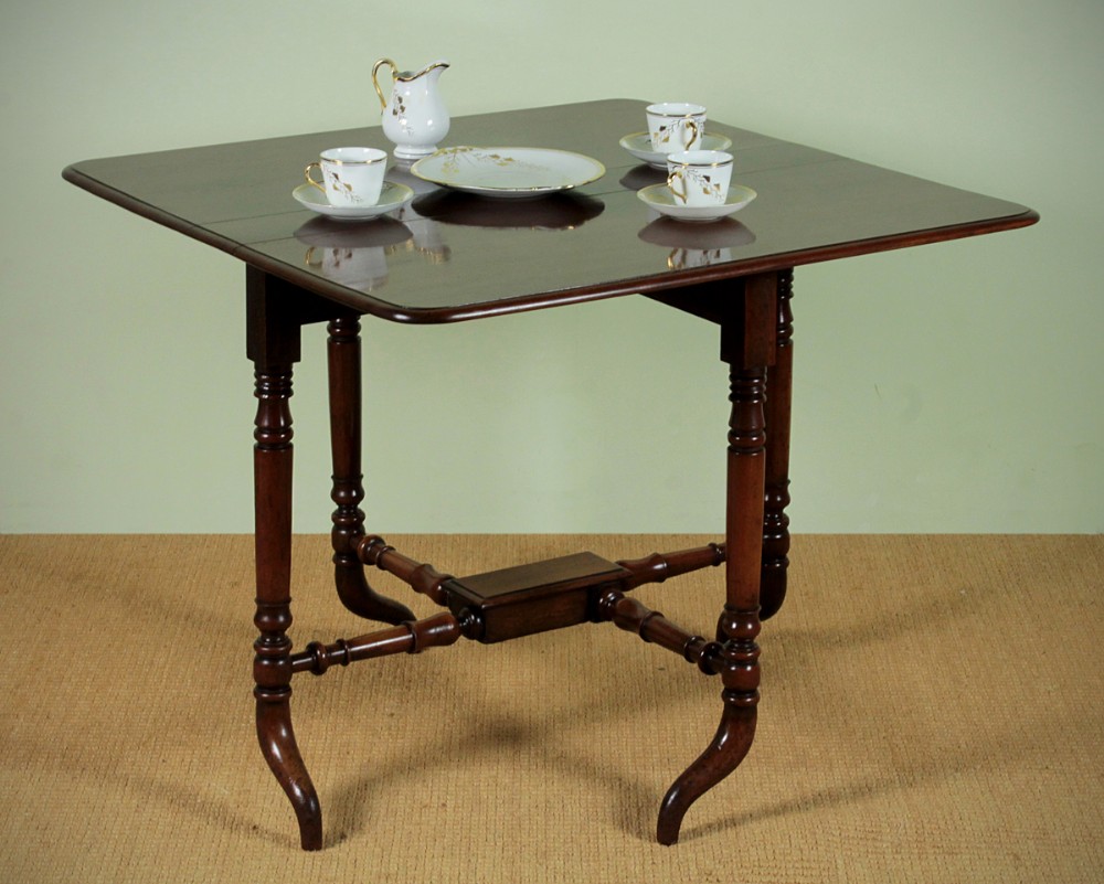 Early 19th.c. Mahogany Sutherland Table c.1830. 