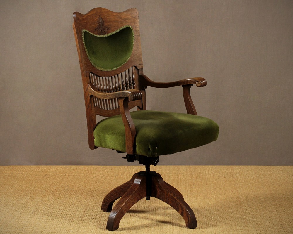 Oak Desk Chair c.1890.