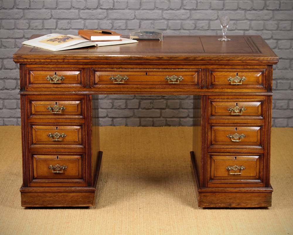 Edwardian Oak Pedestal Desk c.1895.