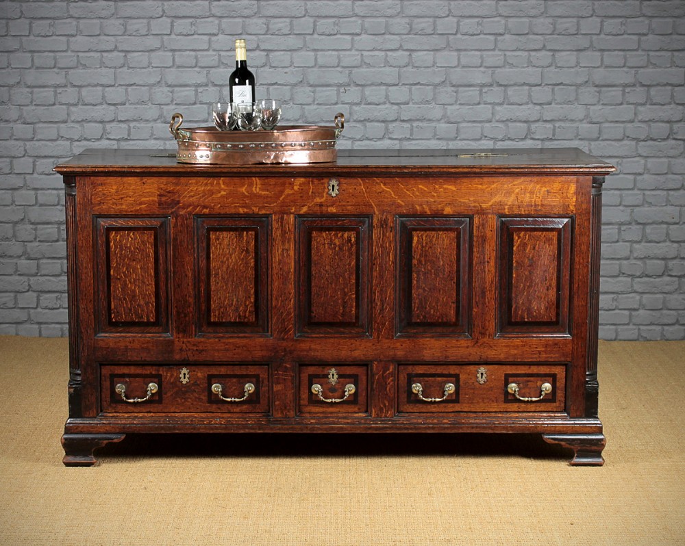 Late Georgian Oak Mule Chest c.1800.
