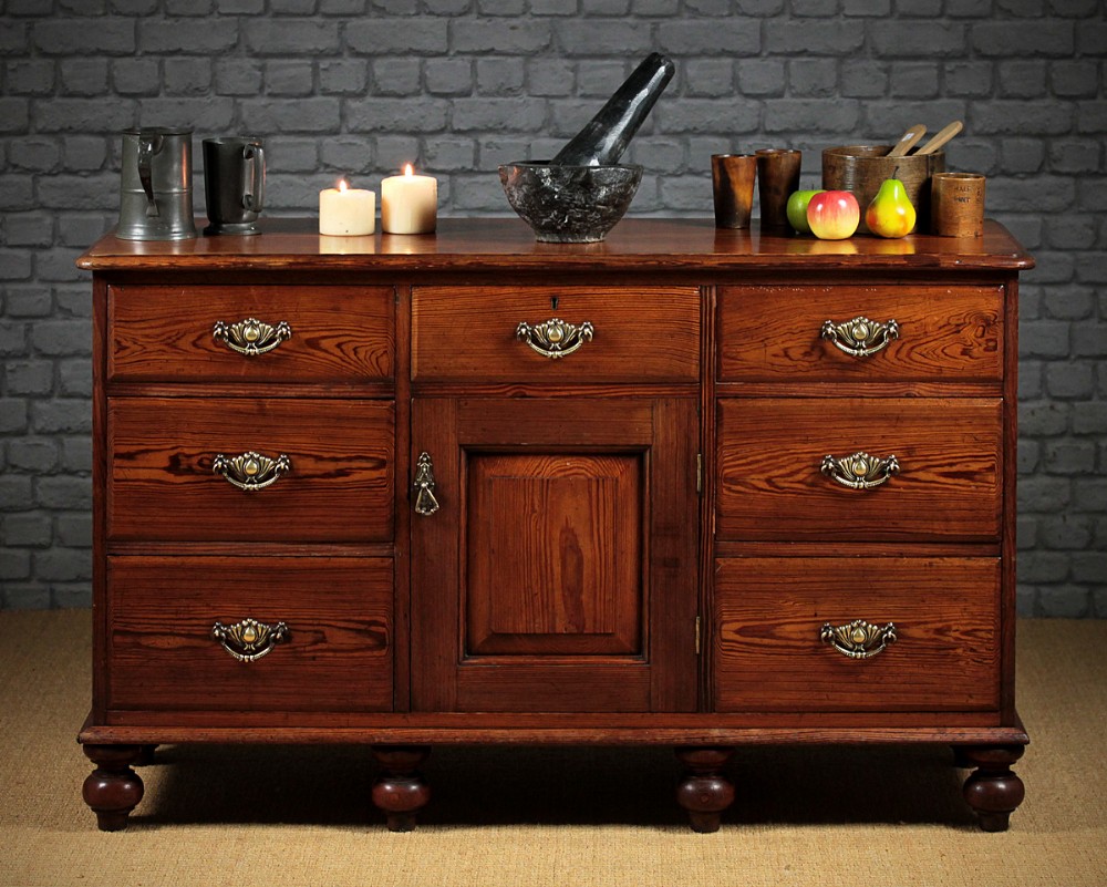 Late 19th.c. Pine Dresser Base c.1890. 
