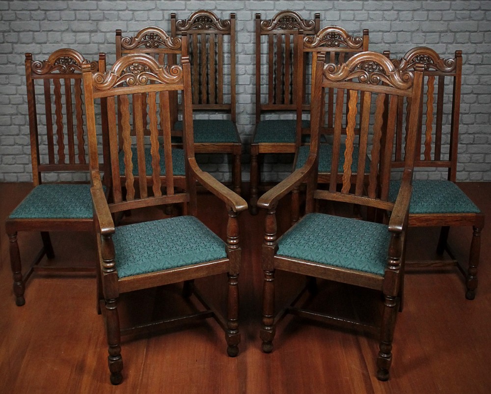 Set of 8 Oak Dining Chairs c.1905.