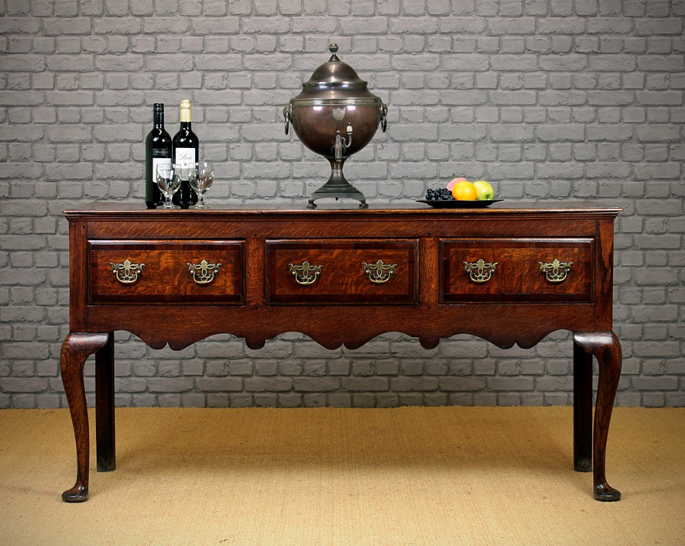 Small Georgian Dresser Base c.1800.