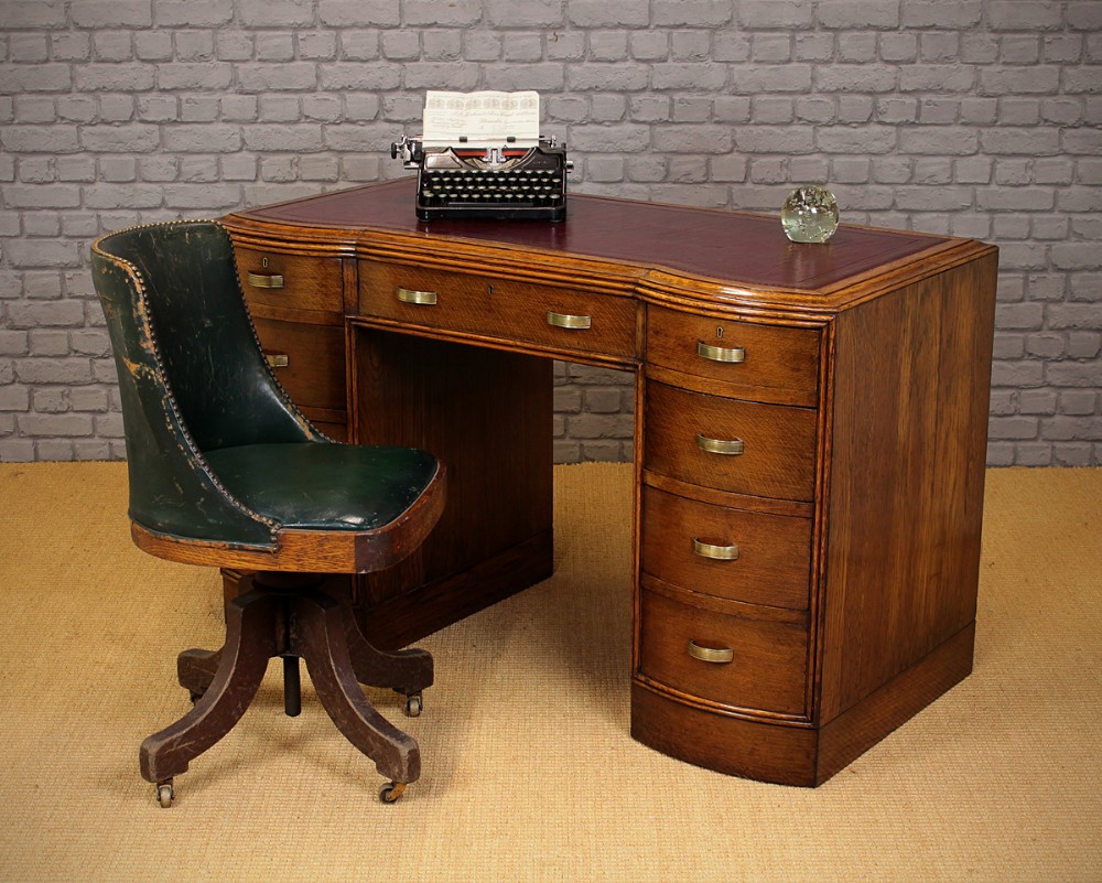 Oak Kneehole Desk c.1930.