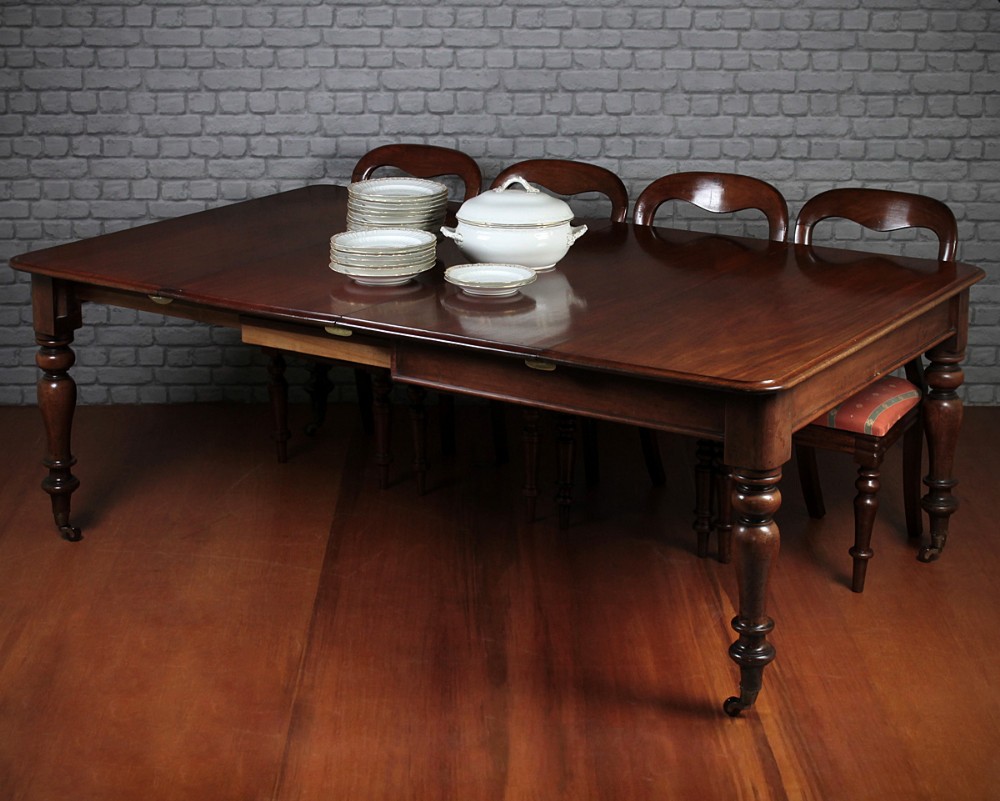 Extending Mahogany Dining Table c.1825.
