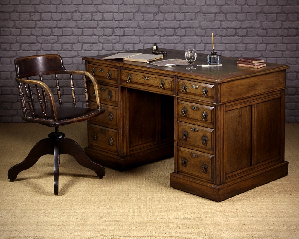 Oak Pedestal Desk c.1890.