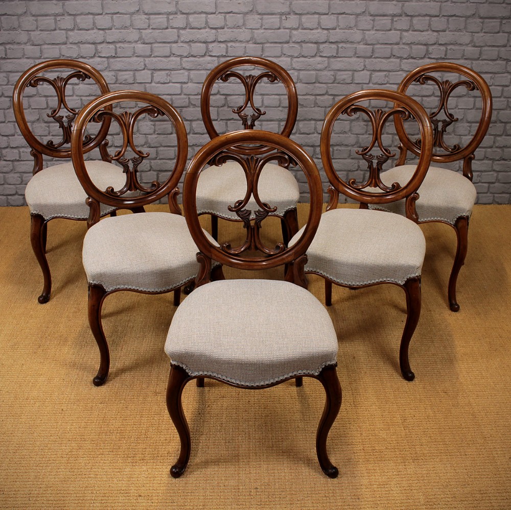 Set of 6 Walnut Dining Chairs c.1870.