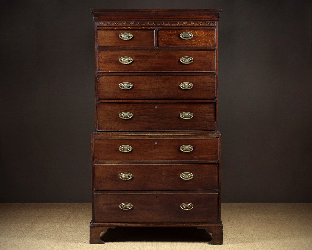 Georgian Oak Chest On Chest c.1810. 