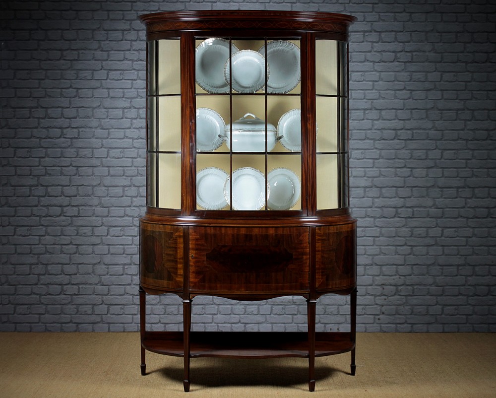 Edwardian Mahogany Bow Fronted Display Cabinet c.1905.