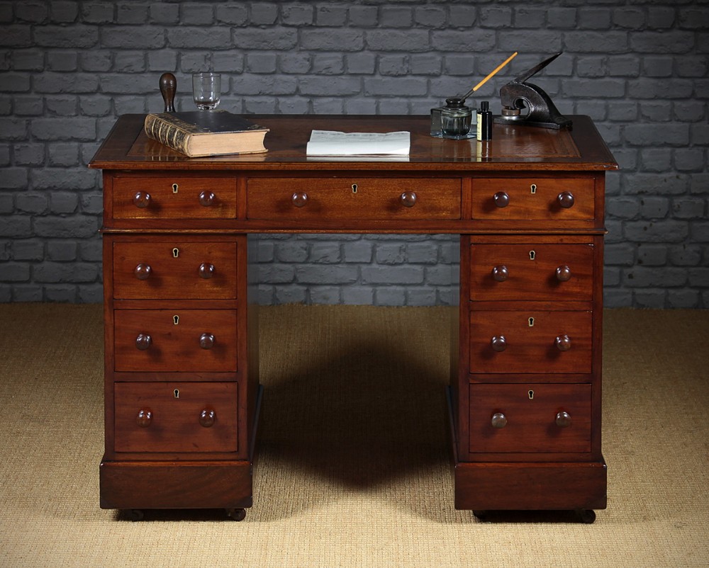 Small Mahogany Pedestal Desk c.1880.