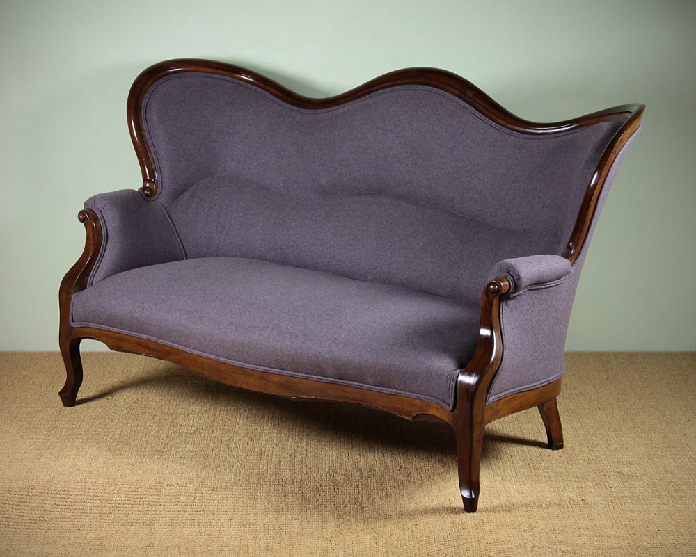 French Walnut Sofa c.1890.