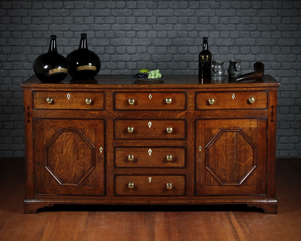 Early 19th.c. Welsh Oak Dresser Base c.1830.