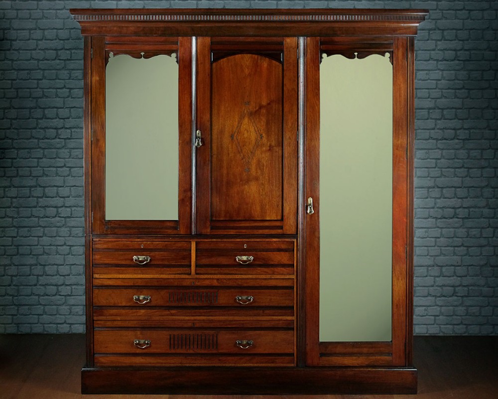 Edwardian Walnut Wardrobe c.1910.
