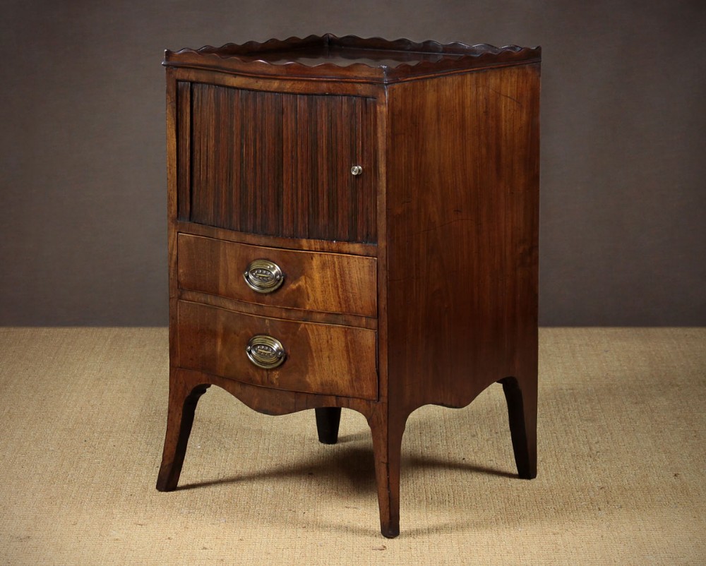 Georgian Mahogany Night Stand c.1790.