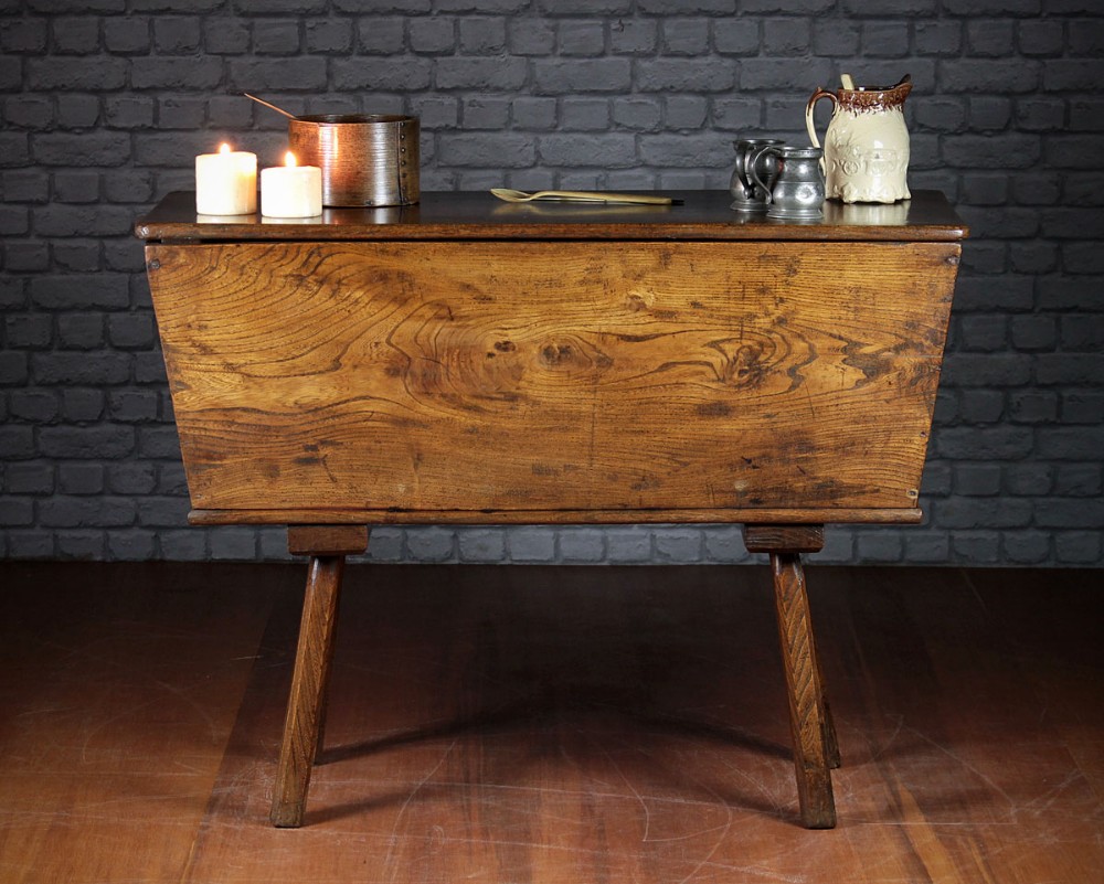 Early 19th.c. Elm Dough Bin c.1820.