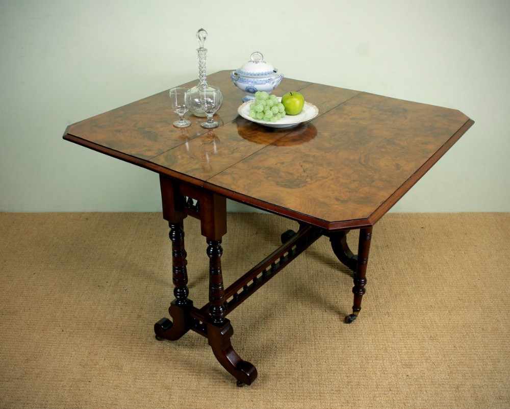 Walnut Sutherland Table c.1880.