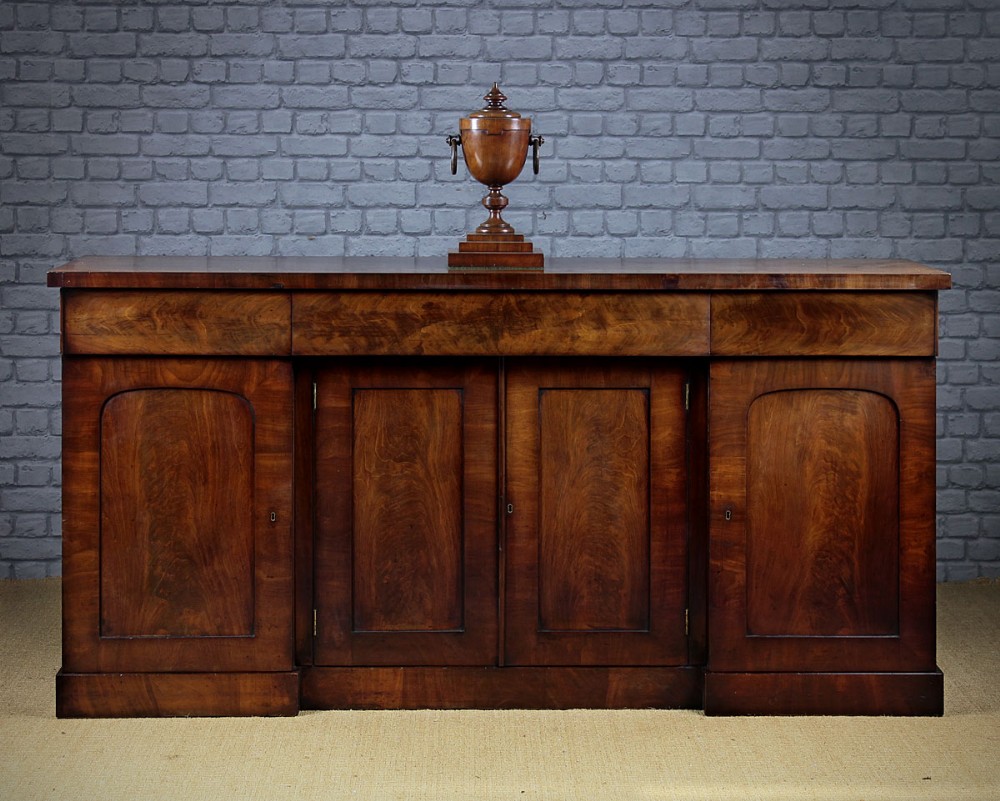 Mahogany Four Door Chiffonier Sideboard c.1860.